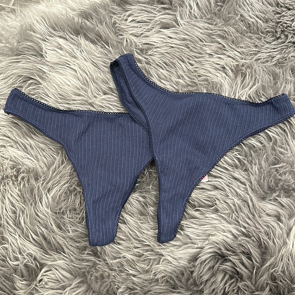 VS PINK Thongs